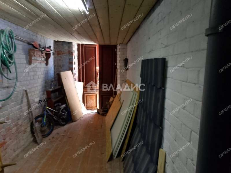 дом на улице Сутырина посёлок Ленинская Слобода