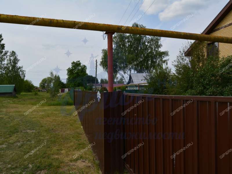 дом на Центральной улице село Криуша