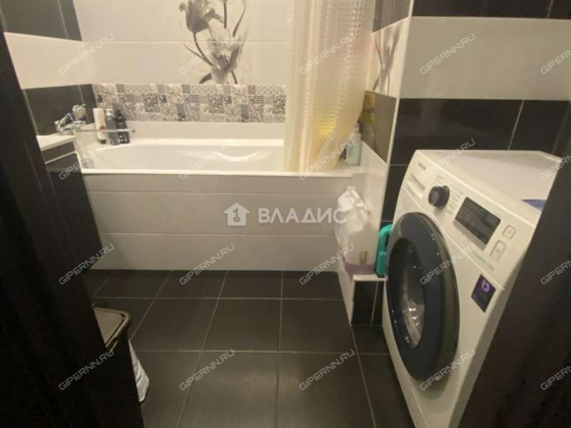 двухкомнатная квартира на бульваре 60-летия Октября дом 23 к1