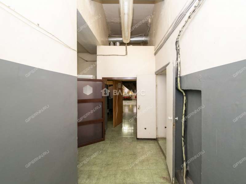 здание под офис, торговую площадь на улице Баранова