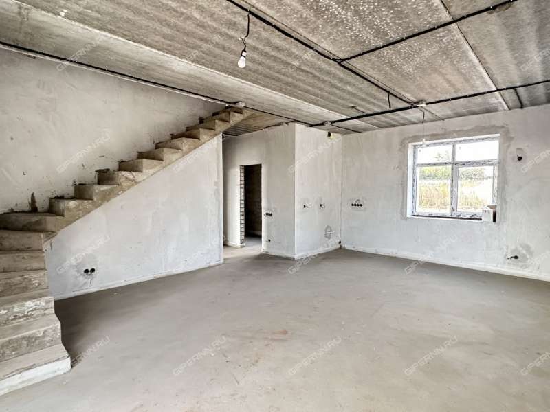 дом на Радужная ул. село Безводное