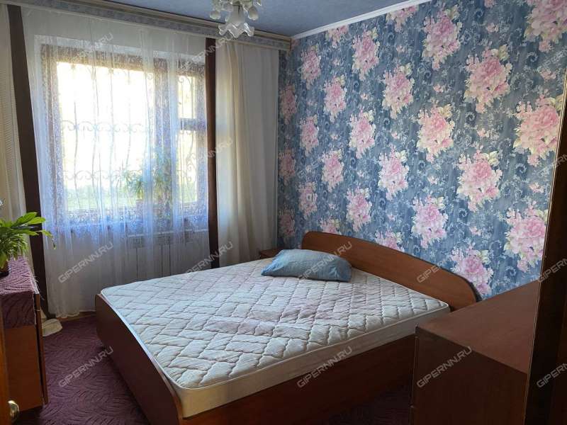 трёхкомнатная квартира на улице Красных Зорь дом 24