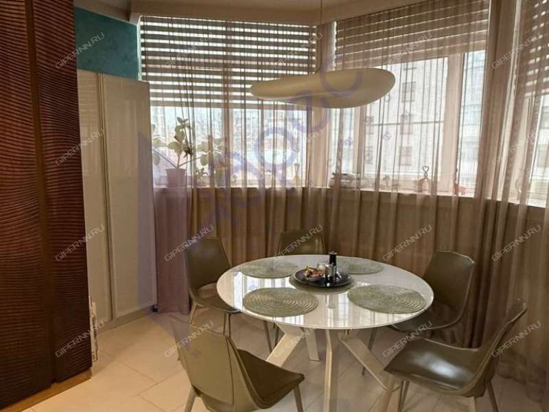 трёхкомнатная квартира на улице Максима Горького дом 77