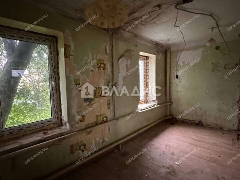 трёхкомнатная квартира на Плетневской улице дом 9