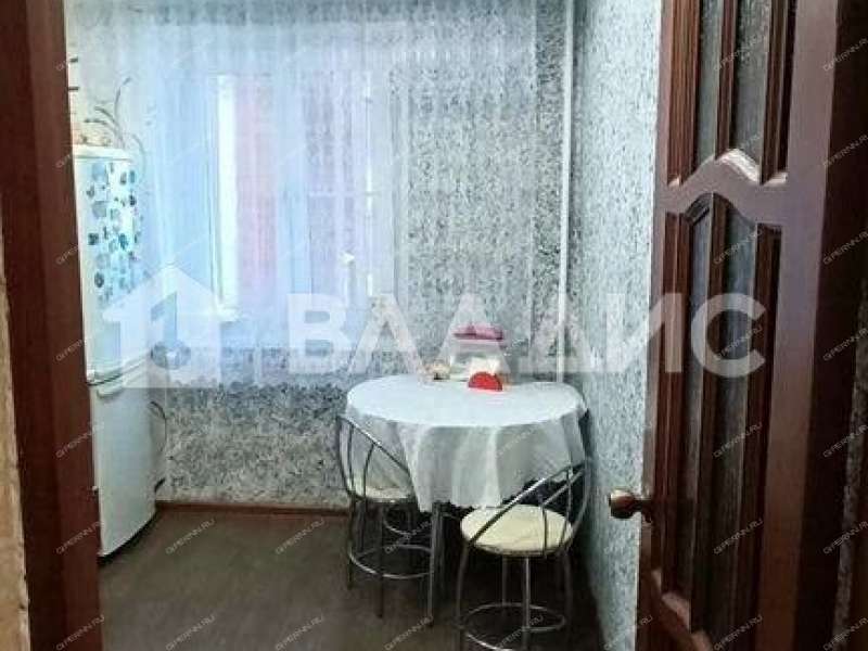 трёхкомнатная квартира на улице Родионова дом 180