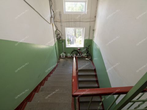 2-komnatnaya-ul-geroya-chugunova-d-5a фото