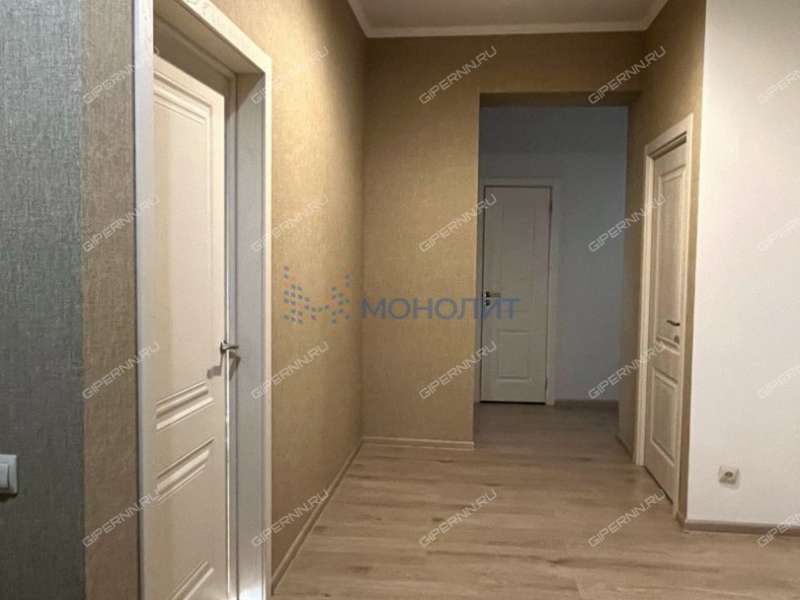 трёхкомнатная квартира на улице Гвардейцев дом 8