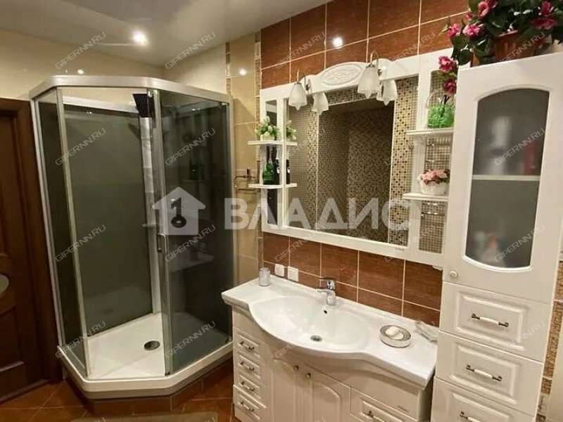 четырёхкомнатная квартира на улице Дунаева дом 8