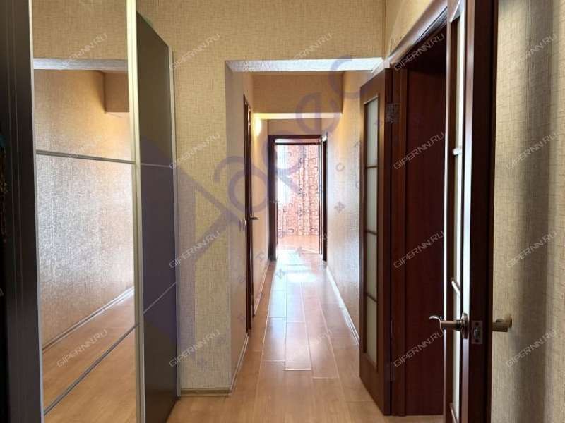 трёхкомнатная квартира на улице Родионова дом 193