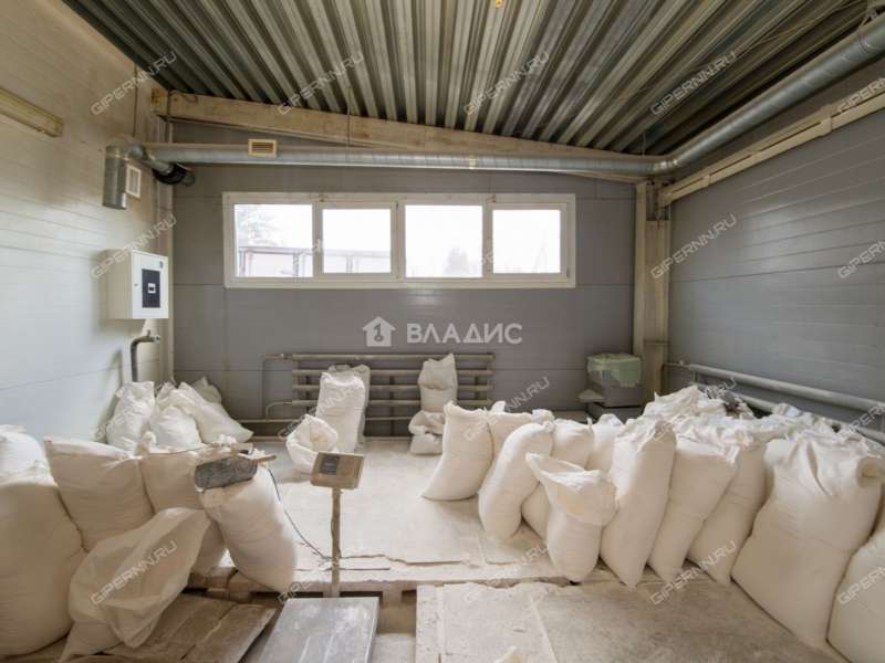 здание под офис, торговую площадь на Станционной улице рабочий посёлок Решетиха