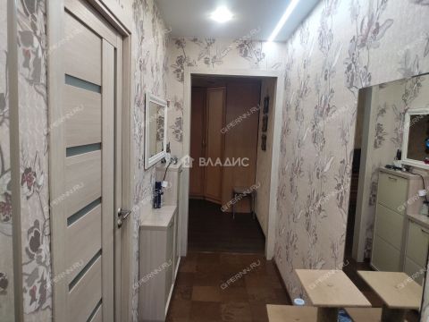 3-komnatnaya-ul-geroya-chugunova-d-5a фото