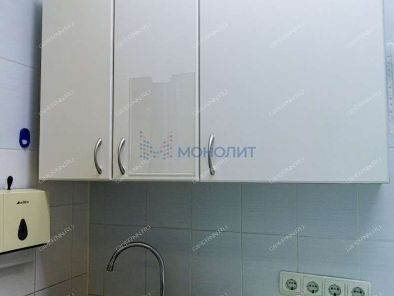 помещение под недвижимость под медицинские учреждения, недвижимость под салоны красоты на улице Героя Юрия Смирнова