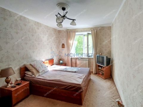 3-komnatnaya-ul-verhnepecherskaya-d-8 фото