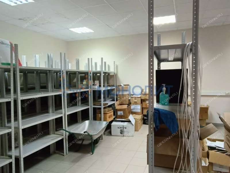 помещение под торговую площадь, производственную площадь на улице Черняховского