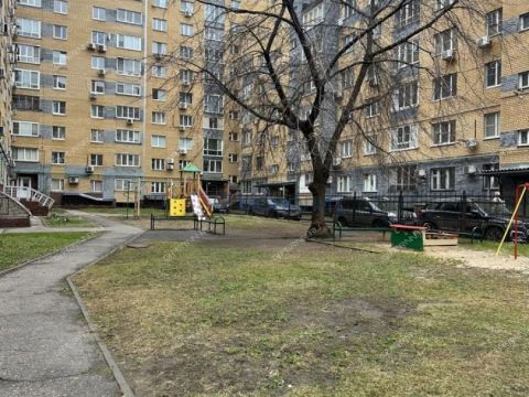 2-komnatnaya-ul-oktyabrskoy-revolyucii-d-45a фото