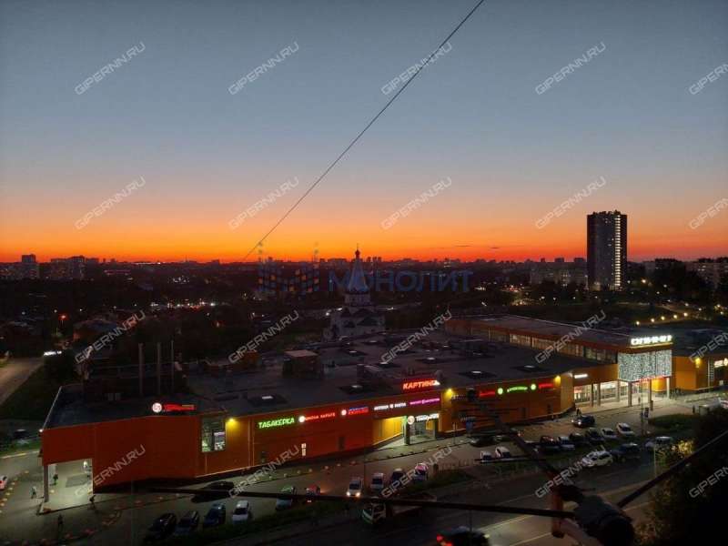 трёхкомнатная квартира на улице Верхнепечёрская дом 8