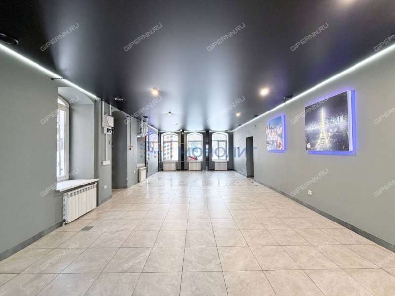 помещение под офис, торговую площадь на улице Чкалова