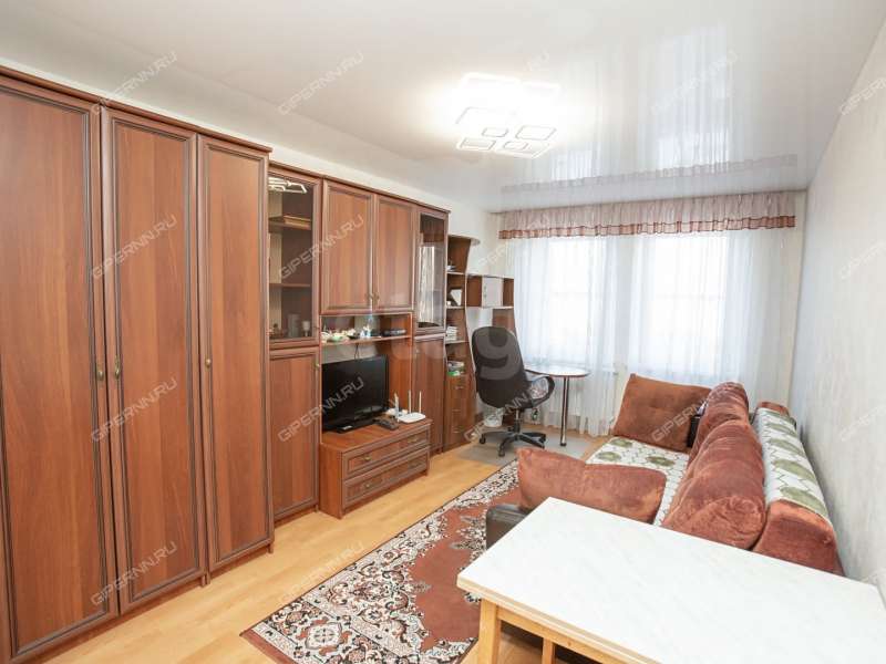 трёхкомнатная квартира на Днепропетровской улице дом 16