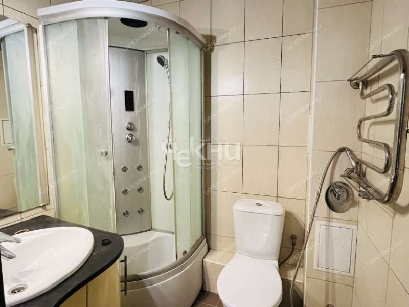 пятикомнатная квартира на улице Красных Зорь дом 22