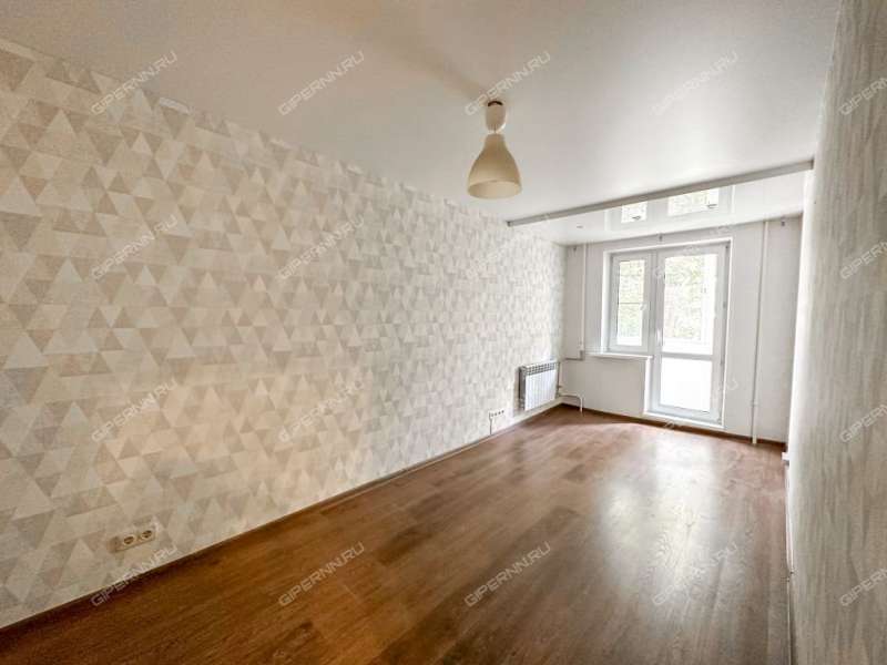 трёхкомнатная квартира на улице Юлиуса Фучика дом 39