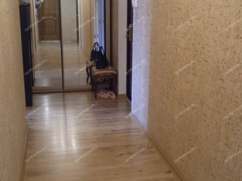 3-komnatnaya-ul-verhnepecherskaya-d-8 фото