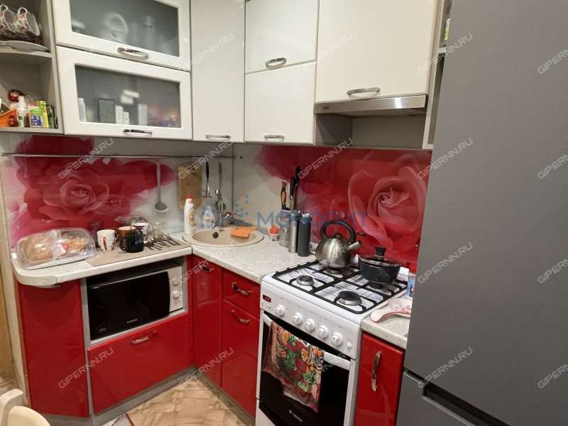 двухкомнатная квартира на бульваре 60-летия Октября дом 15