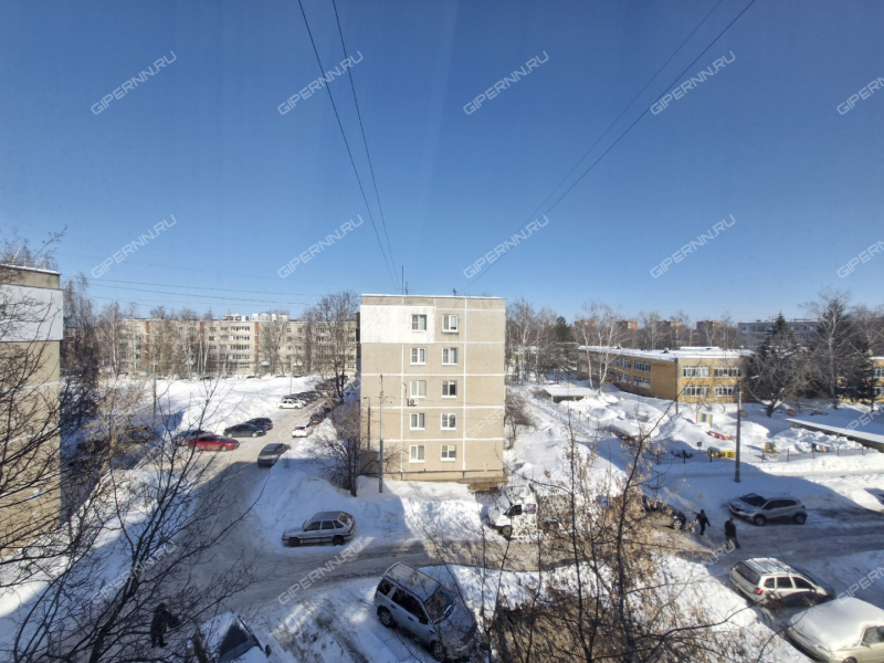 трёхкомнатная квартира в 3-м микрорайоне дом 6 город Кстово