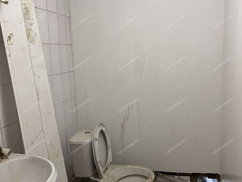 помещение под торговую площадь на Донецкой улице