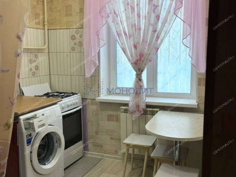 однокомнатная квартира на Горловской улице дом 8/7