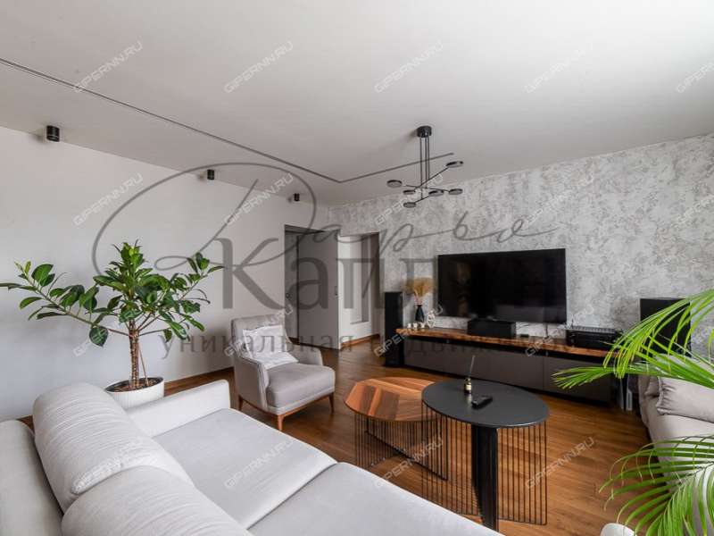 четырёхкомнатная квартира на улице Октябрьской Революции дом 45