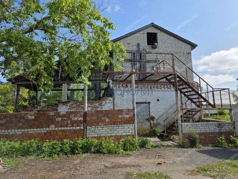 здание под торговую площадь на улице Ленина село Работки