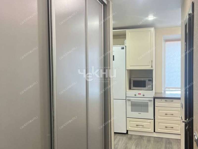 трёхкомнатная квартира на проспекте Ильича дом 56 к2