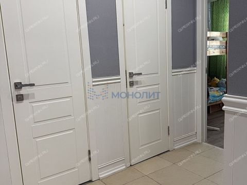 4-komnatnaya-ul-strokina-d-18 фото