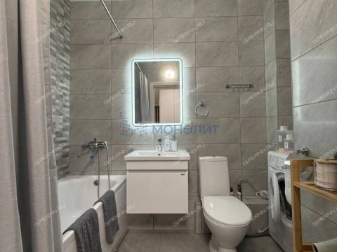 kvartira-studiya-ul-rodionova-d-31 фото