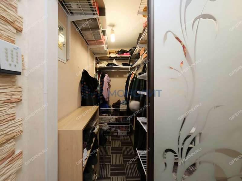 трёхкомнатная квартира на Ошарской улице дом 98