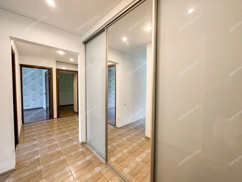 трёхкомнатная квартира на улице Юлиуса Фучика дом 39