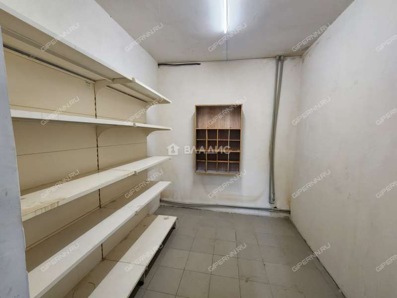 здание под офис, торговую площадь на 54 рабочий посёлок Первое Мая