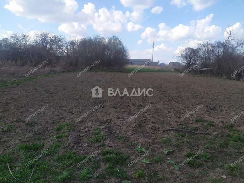 дом на Комсомольской улице село Семьяны